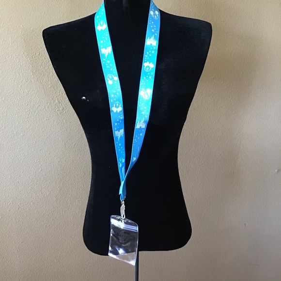 NWT Walt Disney Travel Company Lanyard and Collectible Mickey & Minnie Pin - Picture 2 of 7